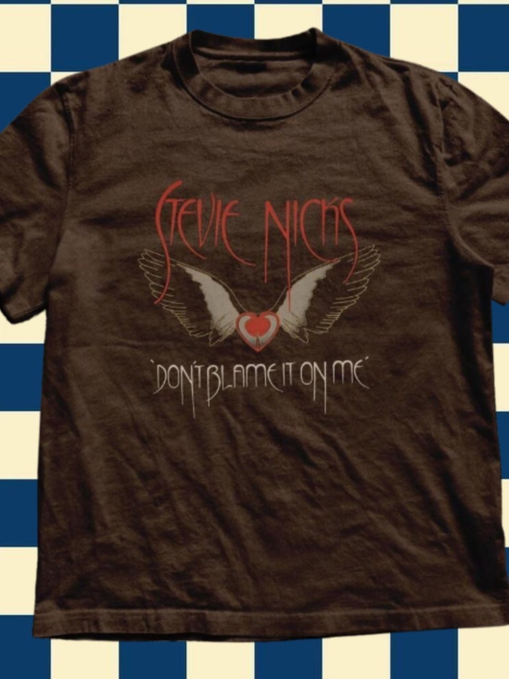 Gildan Brown Short-Sleeve Stevie Nicks Graphic Tee with Red Accent